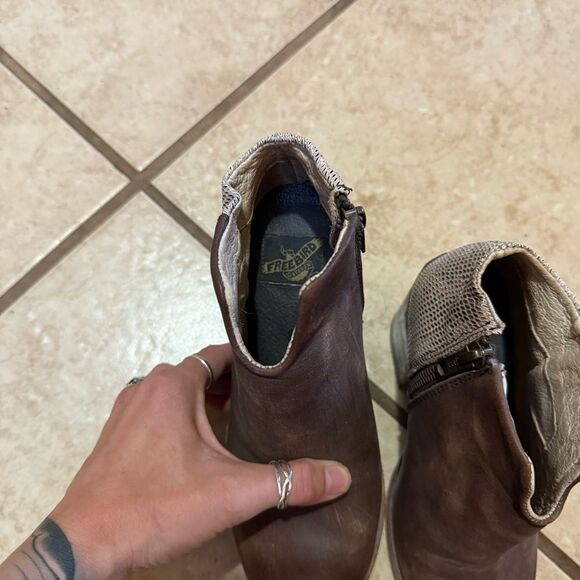 Freebird Darius heeled booties size 5 - Picture 3 of 9